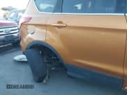 ✅ 2016 Ford Escape SE • VIN: 1FMCU9GX5GUC89240 • Lot: 43723922. Wystawiony na IAAI z przebiegiem 117 832 mil. Bezpłatny archiwum sprzedaży aukcyjnych z USA i szczegółowy raport historii pojazdu na DreamBid. Zdjęcie 18.