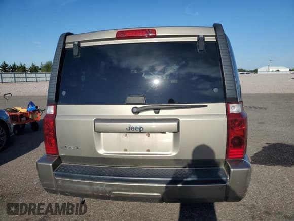 ✅ 2006 Jeep Commander • VIN: 1J8HG48KX6C314069 • Lot: 82244005. Wystawiony na Copart z przebiegiem 79 531 mil. Bezpłatny archiwum sprzedaży aukcyjnych z USA i szczegółowy raport historii pojazdu na DreamBid. Zdjęcie 6.