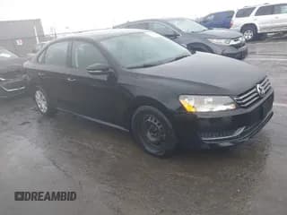 ✅ 2012 Volkswagen Passat S • VIN: 1VWAP7A35CC055061 • Lot: 41745199. Wystawiony na IAAI z przebiegiem 203 266 mil. Bezpłatny archiwum sprzedaży aukcyjnych z USA i szczegółowy raport historii pojazdu na DreamBid. Zdjęcie 1.