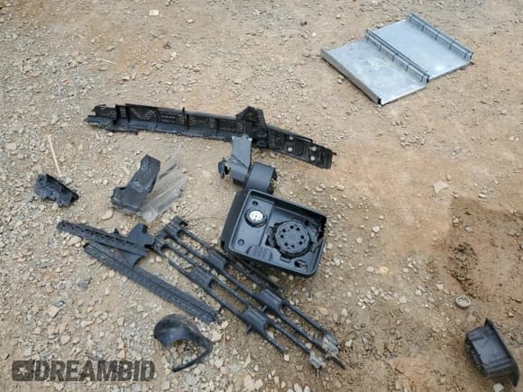 ✅ 2022 Chevrolet Silverado 2500HD • VIN: 1GB2WLE72NF271956 • Лот: 79256804. Опубликован ранее на Copart с пробегом 99 602 миль. Бесплатный доступ к архиву аукционных продаж из США и подробный отчёт об истории автомобиля на DreamBid. Изображение 12.