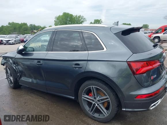 ✅ 2018 Audi SQ5 Premium Plus • VIN: WA1A4AFY2J2047283 • Лот: 42146309. Опубликован ранее на IAAI с пробегом 73 695 миль. Бесплатный доступ к архиву аукционных продаж из США и подробный отчёт об истории автомобиля на DreamBid. Изображение 15.