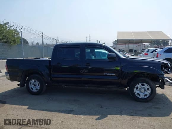 ✅ 2013 Toyota Tacoma • VIN: 5TFJX4CN1DX030720 • Lot: 42750091. Wystawiony na IAAI z przebiegiem 88 318 mil. Bezpłatny archiwum sprzedaży aukcyjnych z USA i szczegółowy raport historii pojazdu na DreamBid. Zdjęcie 13.
