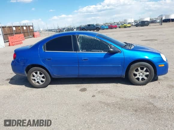 2005 Dodge Neon SXT z VIN 1B3ES56CX5D170852, wystawiony jako IAAI lot #42049876 z przebiegiem 103 673 mil mil oraz . Historia ofert i sprzedaży dostępna na DreamBid. Obrazek 12.