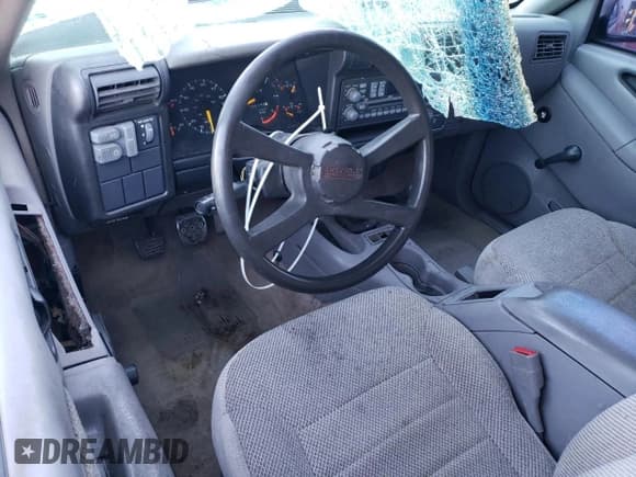 ✅ 1994 Chevrolet S-10 LS • VIN: 1GCCS19Z0RK154191 • Лот: 84420644. Опубликован ранее на Copart с пробегом 200 142 миль. Бесплатный доступ к архиву аукционных продаж из США и подробный отчёт об истории автомобиля на DreamBid. Изображение 8.