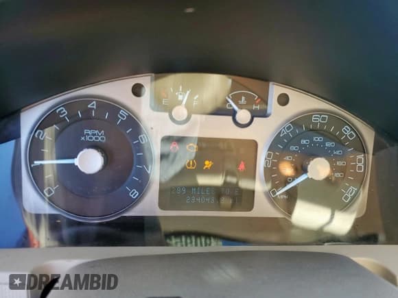 ✅ 2011 Mercury Mariner • VIN: 4M2CN8B72BKJ02571 • Лот: 90953875. Опубликован ранее на Copart с пробегом 234 043 миль. Бесплатный доступ к архиву аукционных продаж из США и подробный отчёт об истории автомобиля на DreamBid. Изображение 9.