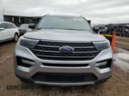 ✅ 2023 Ford Explorer XLT • VIN: 1FMSK7DH2PGA58622 • Lot: 83864575. Wystawiony na Copart z przebiegiem 53 958 mil. Bezpłatny archiwum sprzedaży aukcyjnych z USA i szczegółowy raport historii pojazdu na DreamBid. Zdjęcie 5.