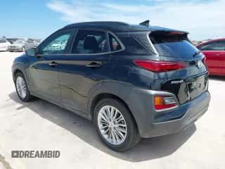 2021 Hyundai Kona SEL Plus z VIN KM8K6CAA4MU742542, wystawiony jako IAAI lot #42752287 z przebiegiem 107 891 mil mil oraz . Historia ofert i sprzedaży dostępna na DreamBid. Obrazek 3.