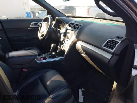 ✅ 2013 Ford Explorer XLT • VIN: 1FM5K7D83DGA70965 • Lot: 41774189. Wystawiony na IAAI z przebiegiem 159 032 mil. Bezpłatny archiwum sprzedaży aukcyjnych z USA i szczegółowy raport historii pojazdu na DreamBid. Zdjęcie 5.