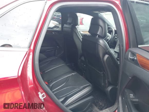 ✅ 2017 Lincoln MKC Reserve • VIN: 5LMCJ3D91HUL54207 • Lot: 42711446. Wystawiony na IAAI z przebiegiem 53 191 mil. Bezpłatny archiwum sprzedaży aukcyjnych z USA i szczegółowy raport historii pojazdu na DreamBid. Zdjęcie 8.