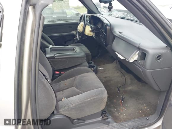 ✅ 2003 Chevrolet Silverado 1500 LS • VIN: 2GCEK19V931183363 • Lot: 43449090. Listed on IAAI with 210,872 mi. Free auction sales archive from the USA and detailed vehicle history report at DreamBid. Image 5.