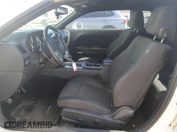 ✅ 2013 Dodge Challenger SXT • VIN: 2C3CDYAG7DH663308 • Lot: 45725915. Wystawiony na Copart z przebiegiem 124 184 mil. Bezpłatny archiwum sprzedaży aukcyjnych z USA i szczegółowy raport historii pojazdu na DreamBid. Zdjęcie 7.