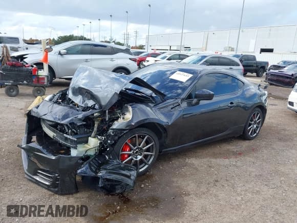 ✅ 2017 Subaru BRZ Limited • VIN: JF1ZCAC17H9603064 • Lot: 41127693. Wystawiony na IAAI z przebiegiem 58 078 mil. Bezpłatny archiwum sprzedaży aukcyjnych z USA i szczegółowy raport historii pojazdu na DreamBid. Zdjęcie 2.