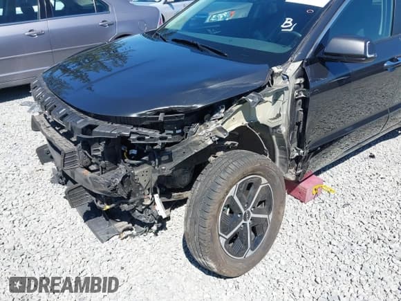 ✅ 2023 Kia Niro SX Touring • VIN: KNDCT3LEXP5084872 • Lot: 42460497. Wystawiony na IAAI z przebiegiem 77 657 mil. Bezpłatny archiwum sprzedaży aukcyjnych z USA i szczegółowy raport historii pojazdu na DreamBid. Zdjęcie 6.