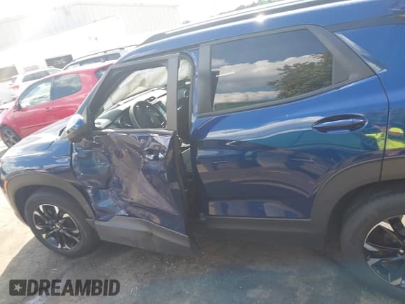 ✅ 2023 Chevrolet TrailBlazer LT • VIN: KL79MPSL0PB072310 • Лот: 43151552. Опубликован ранее на IAAI с пробегом 17 648 миль. Бесплатный доступ к архиву аукционных продаж из США и подробный отчёт об истории автомобиля на DreamBid. Изображение 14.