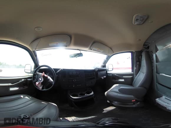 ✅ 2023 Chevrolet Express Cargo • VIN: 1GCWGAFP5P1192004 • Lot: 42060862. Wystawiony na IAAI z przebiegiem 31 706 mil. Bezpłatny archiwum sprzedaży aukcyjnych z USA i szczegółowy raport historii pojazdu na DreamBid. Zdjęcie 18.