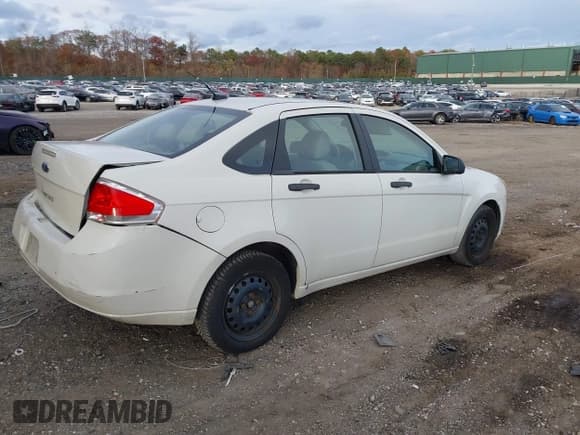 ✅ 2010 Ford Focus S • VIN: 1FAHP3EN0AW117747 • Lot: 43699640. Listed on IAAI with 320,319 mi. Free auction sales archive from the USA and detailed vehicle history report at DreamBid. Image 4.