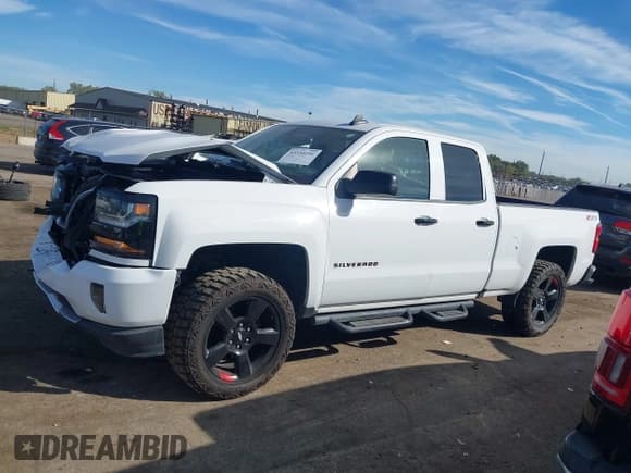 ✅ 2017 Chevrolet Silverado 1500 LT • VIN: 1GCVKREC9HZ267541 • Lot: 43334191. Wystawiony na IAAI z przebiegiem 192 018 mil. Bezpłatny archiwum sprzedaży aukcyjnych z USA i szczegółowy raport historii pojazdu na DreamBid. Zdjęcie 14.