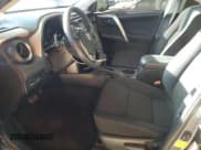 ✅ 2018 Toyota RAV4 LE • VIN: JTMZFREV5JJ750780 • Lot: 81830265. Wystawiony na Copart z przebiegiem 60 466 mil. Bezpłatny archiwum sprzedaży aukcyjnych z USA i szczegółowy raport historii pojazdu na DreamBid. Zdjęcie 7.