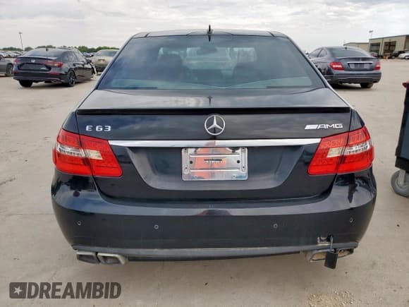 ✅ 2010 Mercedes-Benz E 63 AMG • VIN: WDDHF7HB2AA163010 • Lot: 58100705. Wystawiony na Copart z przebiegiem 240 203 mil. Bezpłatny archiwum sprzedaży aukcyjnych z USA i szczegółowy raport historii pojazdu na DreamBid. Zdjęcie 6.