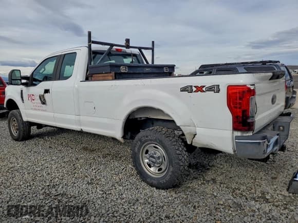 ✅ 2017 Ford F-250 XL • VIN: 1FT7X2B60HED31781 • Lot: 96097605. Listed on Copart with 88,705 mi. Free auction sales archive from the USA and detailed vehicle history report at DreamBid. Image 2.