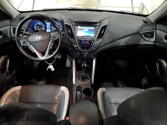 ✅ 2015 Hyundai Veloster Turbo • VIN: KMHTC6AE8FU234840 • Lot: 43930865. Wystawiony na Copart z przebiegiem 107 201 mil. Bezpłatny archiwum sprzedaży aukcyjnych z USA i szczegółowy raport historii pojazdu na DreamBid. Zdjęcie 8.