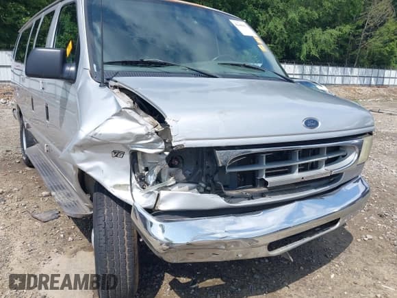 ✅ 2002 Ford Econoline Passenger XL • VIN: 1FBSS31L72HA71329 • Лот: 42448458. Опубликован ранее на IAAI с пробегом 378 078 миль. Бесплатный доступ к архиву аукционных продаж из США и подробный отчёт об истории автомобиля на DreamBid. Изображение 6.