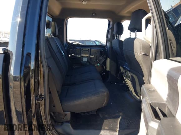 ✅ 2017 Ford F-150 XL • VIN: 1FTEW1EF0HFA69139 • Lot: 43505777. Wystawiony na IAAI z przebiegiem 135 596 mil. Bezpłatny archiwum sprzedaży aukcyjnych z USA i szczegółowy raport historii pojazdu na DreamBid. Zdjęcie 8.