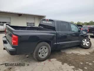 2006 Dodge Dakota SLT z VIN 1D7HW48K46S665095, wystawiony jako Copart lot #73365124 z przebiegiem 164 831 mil mil oraz Czysty tytuł • Clean title. Historia ofert i sprzedaży dostępna na DreamBid. Obrazek 3.
