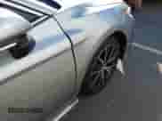 2022 Toyota Camry SE z VIN 4T1G11AKXNU712139, wystawiony jako IAAI lot #43506666 z przebiegiem 13 941 mil mil oraz . Historia ofert i sprzedaży dostępna na DreamBid. Obrazek 18.