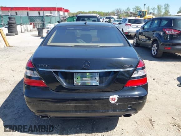 ✅ 2008 Mercedes-Benz S 550 • VIN: WDDNG86X68A163977 • Lot: 42073048. Listed on IAAI with 131,851 mi. Free auction sales archive from the USA and detailed vehicle history report at DreamBid. Image 16.