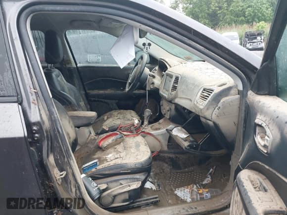 ✅ 2018 Jeep Compass Altitude • VIN: 3C4NJDBB2JT432456 • Lot: 42295863. Listed on IAAI with Not provided. Free auction sales archive from the USA and detailed vehicle history report at DreamBid. Image 5.