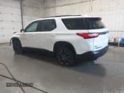 ✅ 2021 Chevrolet Traverse RS • VIN: 1GNEVJKW5MJ218117 • Lot: 42496133. Wystawiony na IAAI z przebiegiem 51 154 mil. Bezpłatny archiwum sprzedaży aukcyjnych z USA i szczegółowy raport historii pojazdu na DreamBid. Zdjęcie 3.