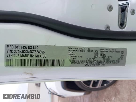 ✅ 2025 Jeep Compass Limited • VIN: 3C4NJDCN0ST624355 • Lot: 43864445. Wystawiony na IAAI z przebiegiem 6 720 mil. Bezpłatny archiwum sprzedaży aukcyjnych z USA i szczegółowy raport historii pojazdu na DreamBid. Zdjęcie 9.