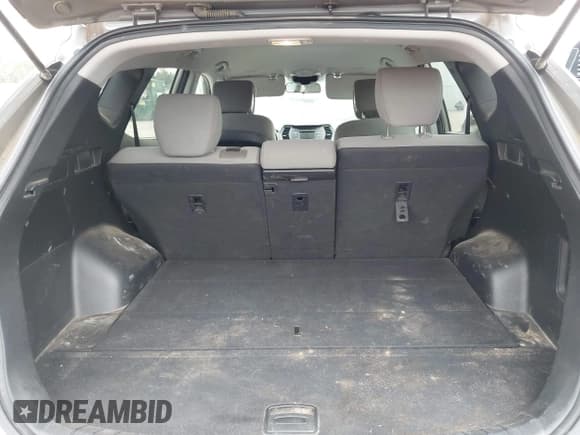 ✅ 2018 Hyundai Santa Fe 2.4L • VIN: 5NMZTDLB9JH078832 • Лот: 43147812. Опубликован ранее на IAAI с пробегом 122 368 миль. Бесплатный доступ к архиву аукционных продаж из США и подробный отчёт об истории автомобиля на DreamBid. Изображение 17.