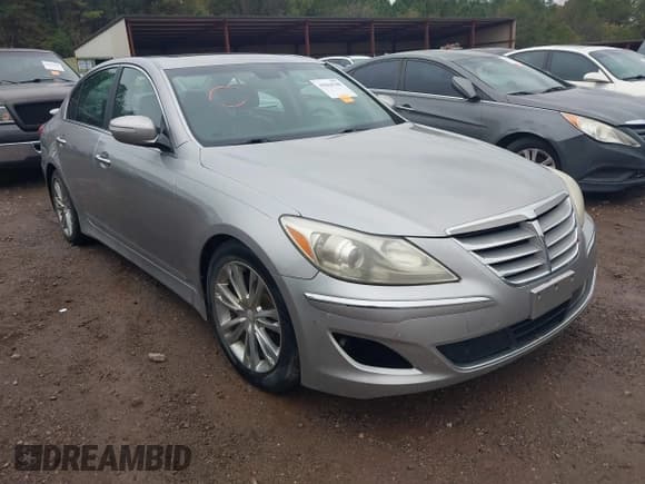 ✅ 2012 Hyundai Genesis 3.8L • VIN: KMHGC4DD5CU194639 • Лот: 43564708. Опубликован ранее на IAAI с пробегом 220 090 миль. Бесплатный доступ к архиву аукционных продаж из США и подробный отчёт об истории автомобиля на DreamBid. Изображение 1.