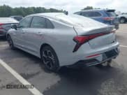 ✅ 2025 Kia K5 GT-Line • VIN: KNAG64J73S5278894 • Lot: 43352780. Wystawiony na IAAI z przebiegiem 21 062 mil. Bezpłatny archiwum sprzedaży aukcyjnych z USA i szczegółowy raport historii pojazdu na DreamBid. Zdjęcie 3.