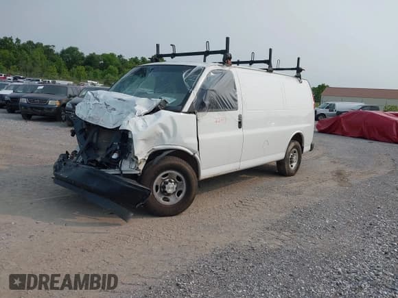 ✅ 2020 Chevrolet Express Cargo • VIN: 1GCZGGFG4L1249514 • Lot: 42252241. Listed on IAAI with 50 mi. Free auction sales archive from the USA and detailed vehicle history report at DreamBid. Image 2.