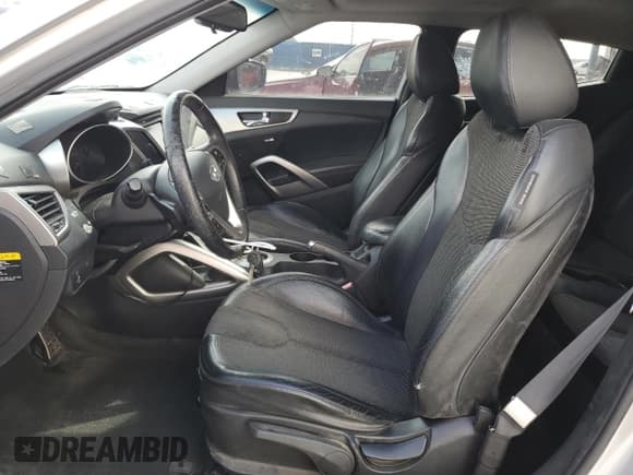 ✅ 2012 Hyundai Veloster w/Gray Int • VIN: KMHTC6AD2CU035723 • Lot: 44957205. Wystawiony na Copart z przebiegiem 138 245 mil. Bezpłatny archiwum sprzedaży aukcyjnych z USA i szczegółowy raport historii pojazdu na DreamBid. Zdjęcie 7.