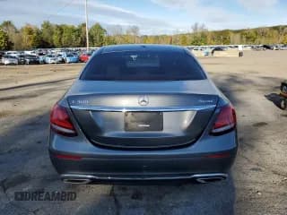✅ 2017 Mercedes-Benz E 300 Luxury • VIN: WDDZF4KB1HA142705 • Лот: 82514595. Опубликован ранее на Copart с пробегом 42 121 миль. Бесплатный доступ к архиву аукционных продаж из США и подробный отчёт об истории автомобиля на DreamBid. Изображение 6.
