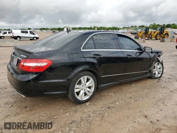 ✅ 2013 Mercedes-Benz E 350 Luxury • VIN: WDDHF2EB8DA712141 • Lot: 56000105. Listed on Copart with Not provided. Free auction sales archive from the USA and detailed vehicle history report at DreamBid. Image 3.