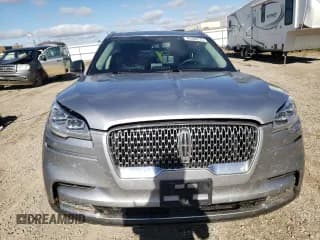 ✅ 2021 Lincoln Aviator Reserve • VIN: 5LM5J7XC5MGL11831 • Lot: 70308313. Listed on Copart with 42,735 mi. Free auction sales archive from the USA and detailed vehicle history report at DreamBid. Image 5.