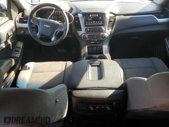 ✅ 2016 Chevrolet Suburban LS • VIN: 1GNSCGKC2GR370444 • Lot: 80643504. Wystawiony na Copart z przebiegiem 129 224 mil. Bezpłatny archiwum sprzedaży aukcyjnych z USA i szczegółowy raport historii pojazdu na DreamBid. Zdjęcie 8.