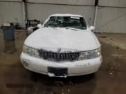 ✅ 2002 Lincoln Continental • VIN: 1LNHM97V82Y679836 • Lot: 89309585. Wystawiony na Copart z przebiegiem 96 773 mil. Bezpłatny archiwum sprzedaży aukcyjnych z USA i szczegółowy raport historii pojazdu na DreamBid. Zdjęcie 5.