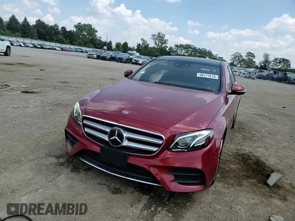 ✅ 2017 Mercedes-Benz E 300 Luxury • VIN: WDDZF4KB8HA252408 • Лот: 68177615. Опубликован ранее на Copart с пробегом 96 970 миль. Бесплатный доступ к архиву аукционных продаж из США и подробный отчёт об истории автомобиля на DreamBid. Изображение 13.