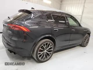 ✅ 2023 Maserati Grecale Modena • VIN: ZN682AVM7P7427433 • Лот: 75228094. Опубликован ранее на Copart с пробегом 20 025 миль. Бесплатный доступ к архиву аукционных продаж из США и подробный отчёт об истории автомобиля на DreamBid. Изображение 3.