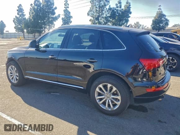 ✅ 2016 Audi Q5 Premium • VIN: WA1C2AFP0GA114032 • Lot: 94738945. Listed on Copart with 88,210 mi. Free auction sales archive from the USA and detailed vehicle history report at DreamBid. Image 2.
