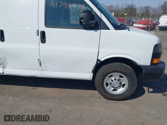 ✅ 2019 Chevrolet Express Cargo • VIN: 1GCWGBFPXK1186665 • Лот: 41795478. Опубликован ранее на IAAI с пробегом 311 142 миль. Бесплатный доступ к архиву аукционных продаж из США и подробный отчёт об истории автомобиля на DreamBid. Изображение 17.