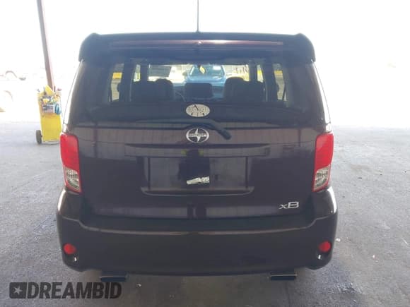 ✅ 2011 Scion xB • VIN: JTLZE4FE5B1128271 • Lot: 43109038. Listed on IAAI with 185,232 mi. Free auction sales archive from the USA and detailed vehicle history report at DreamBid. Image 16.