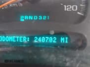 ✅ 2004 Chevrolet Suburban LT • VIN: 3GNFK16T94G176632 • Лот: 42730802. Опубликован ранее на IAAI с пробегом 240 702 миль. Бесплатный доступ к архиву аукционных продаж из США и подробный отчёт об истории автомобиля на DreamBid. Изображение 7.