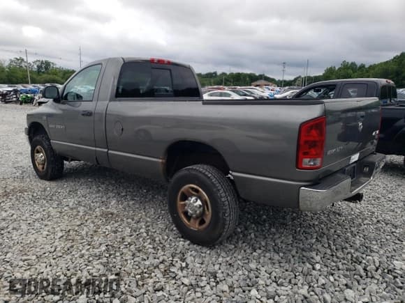 ✅ 2006 Dodge 2500 ST • VIN: 3D7KS26D26G187499 • Lot: 61605005. Wystawiony na Copart z przebiegiem 114 750 mil. Bezpłatny archiwum sprzedaży aukcyjnych z USA i szczegółowy raport historii pojazdu na DreamBid. Zdjęcie 2.